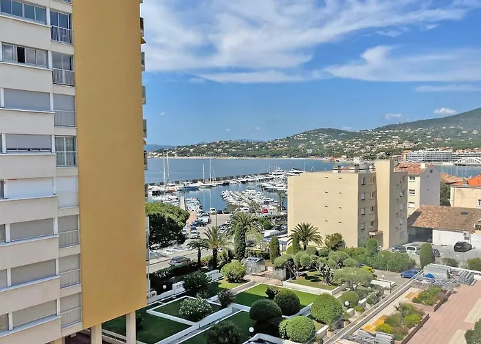 Palais De La *
